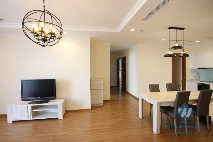 Nice and warm apartment for rent in Vinhomes Nguyen Chi Thanh, Dong Da district, Ha Noi